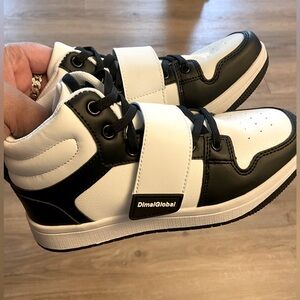 NWT Boys High-Top Sneakers